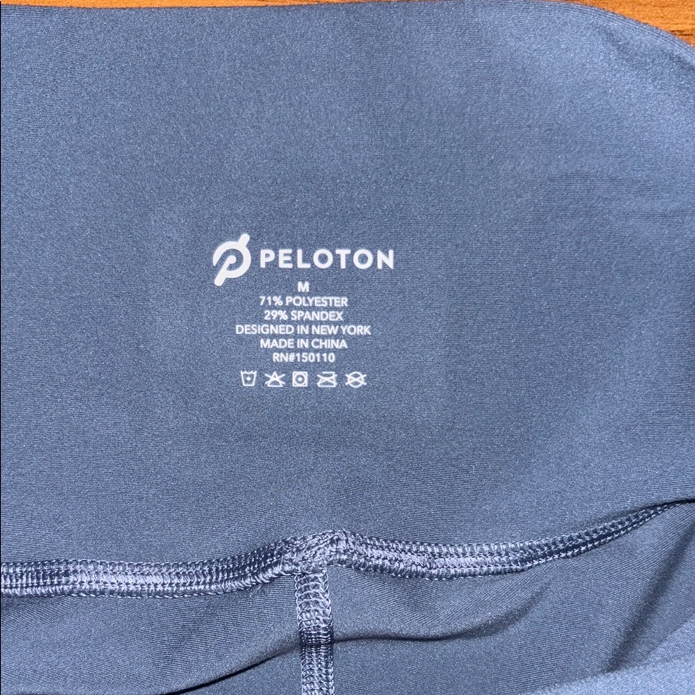 Peloton High Rise Oasis Blue Leggings 25" Size Medium - Picture 3 of 6